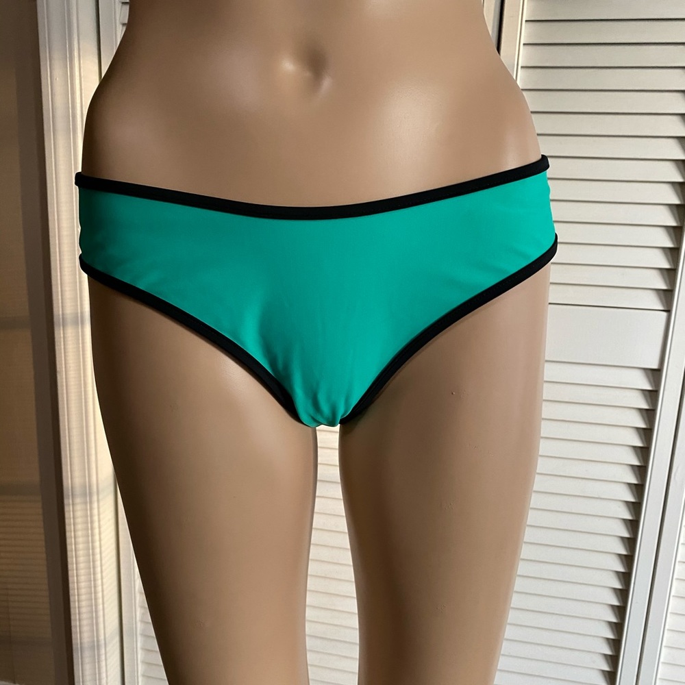Fabletics Hipster Bikini Bottoms SZ SM NWT